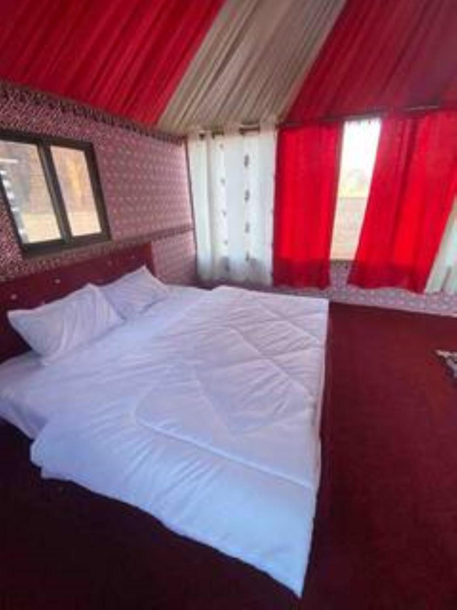 Calm Camp Bed & Breakfast Вади Рум Екстериор снимка